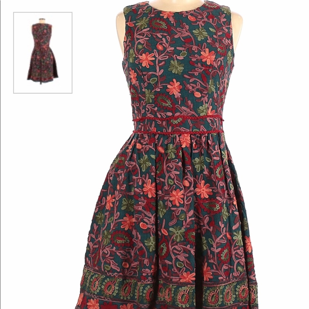 Adelyn Rae Floral Embroidered Casual Dress-Size 6